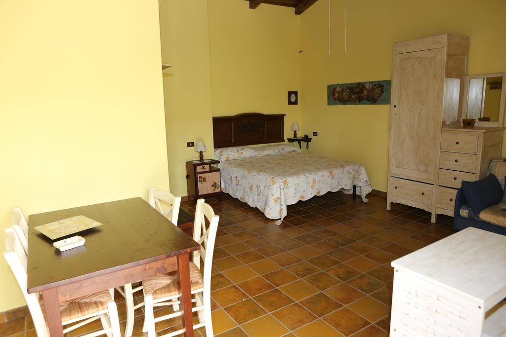 La Locanda Del Picchio Country House Morro dʼOro Exterior foto