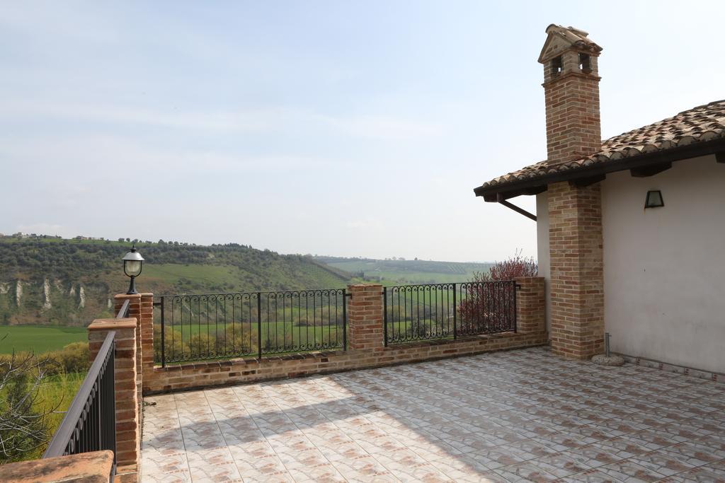 La Locanda Del Picchio Country House Morro dʼOro Exterior foto