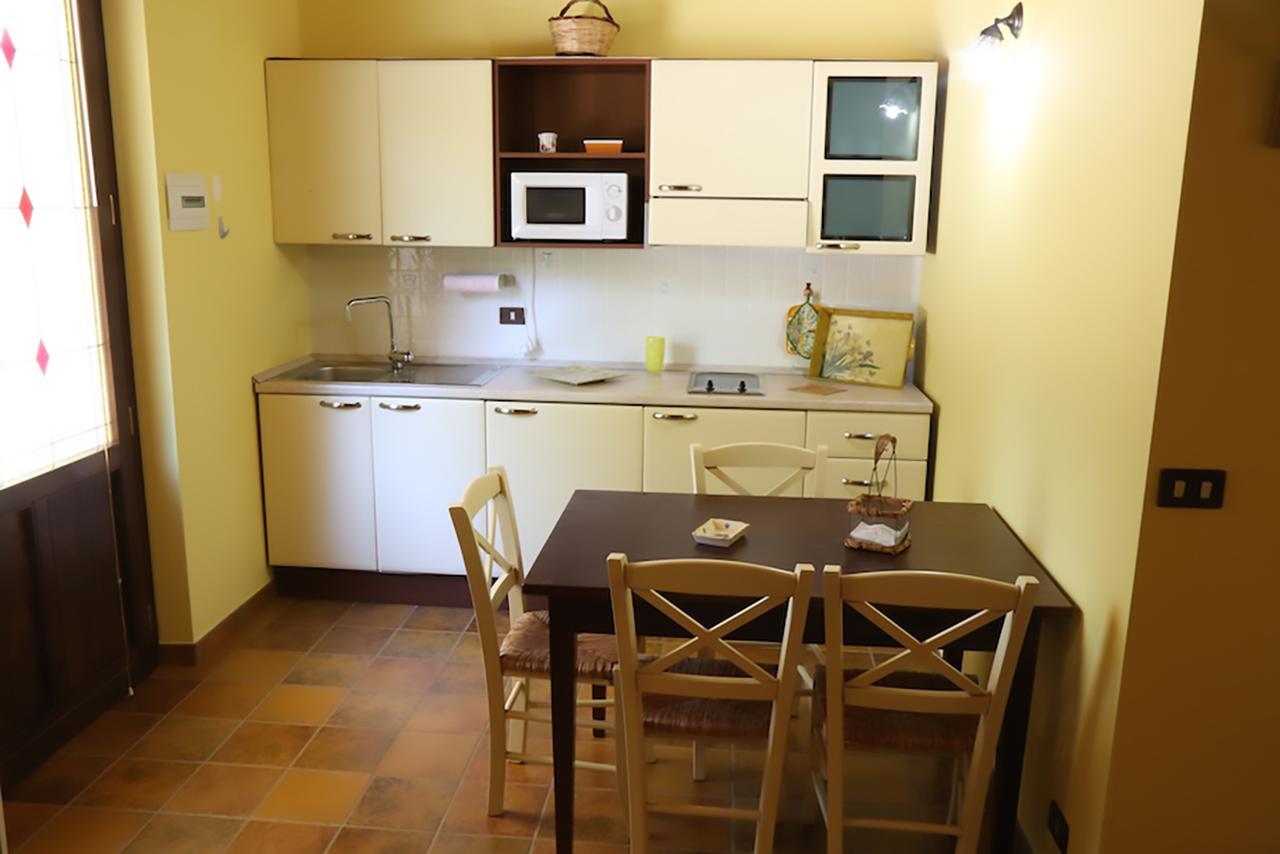 La Locanda Del Picchio Country House Morro dʼOro Exterior foto