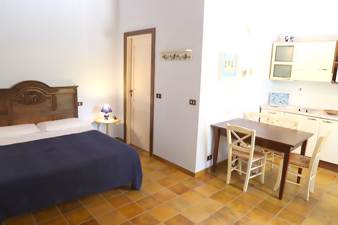 La Locanda Del Picchio Country House Morro dʼOro Exterior foto