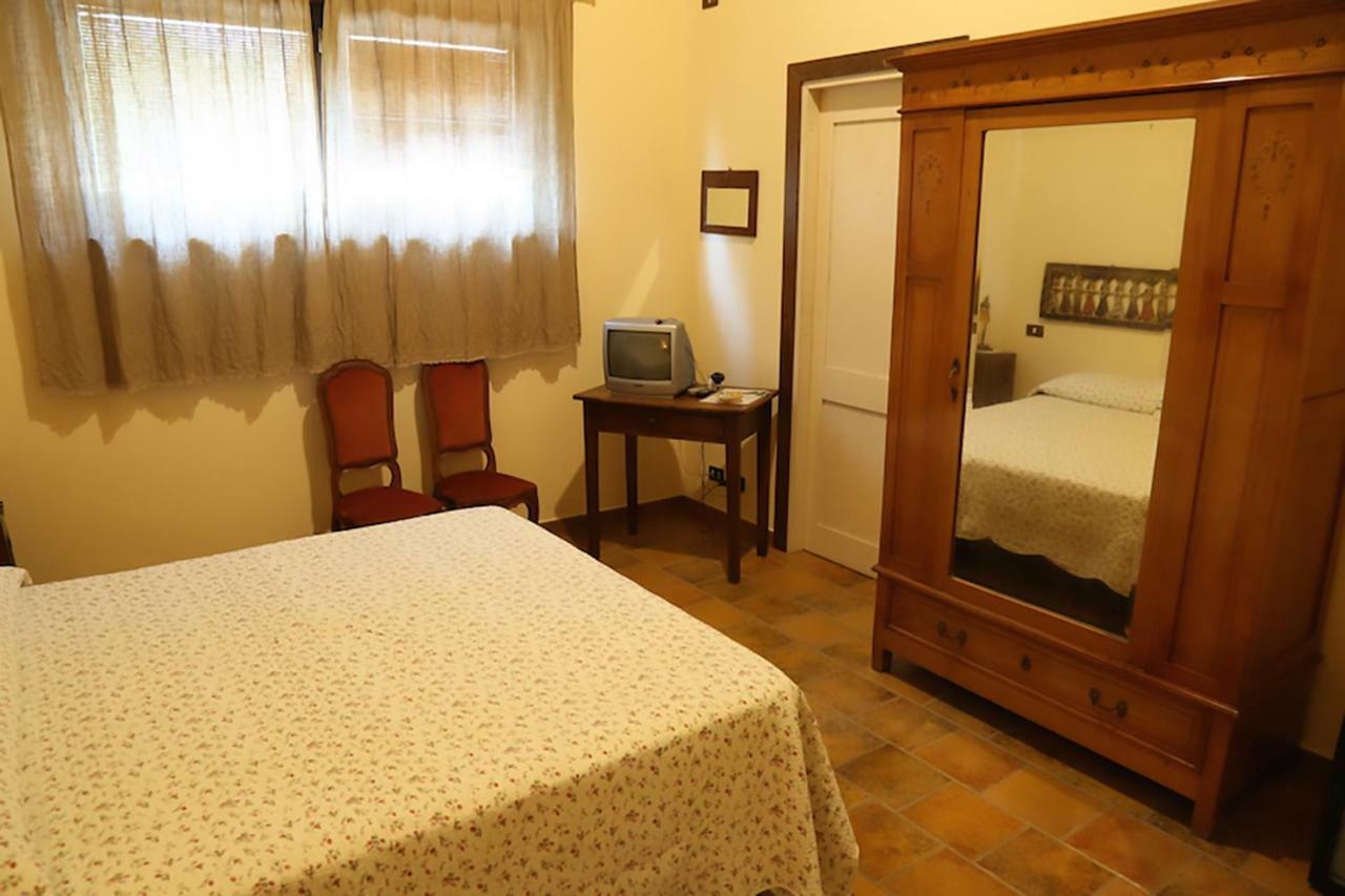 La Locanda Del Picchio Country House Morro dʼOro Exterior foto